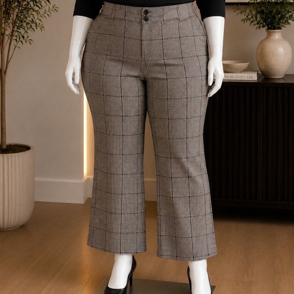 Studio by Torrid Women Trouser A-Line Flare Plaid Black White Size 28R